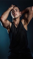 ELI-MELBOURNE-WAITER-HANDSOME